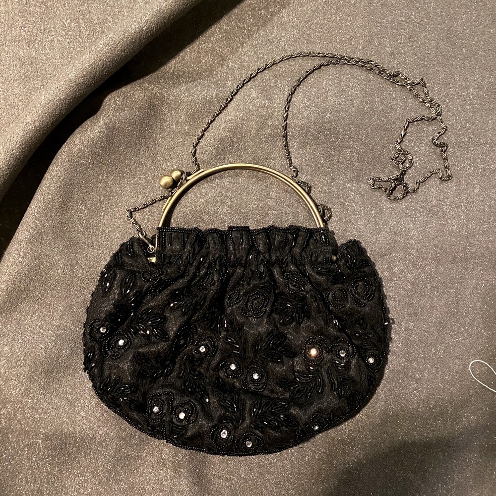Beaded clutch purse with shoulder chain NWOT